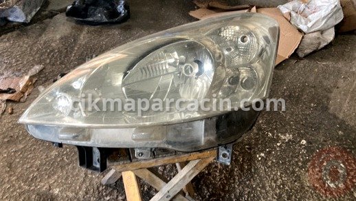 Peugeot Partner Sol Ön Far çıkma parça