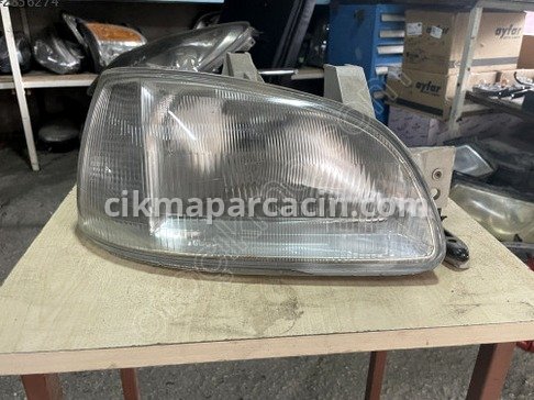 Renault Clio Sağ Ön Far çıkma parça