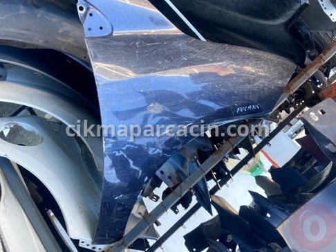 Renault Fluence Sağ Ön Çamurluk çıkma parça