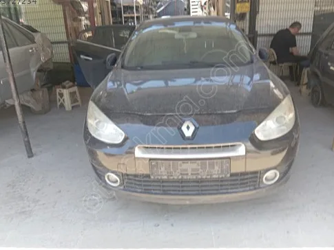 Renault Fluence Sağ Ön Far çıkma parça - T-F-M OTOMOTİV SAKARYA
