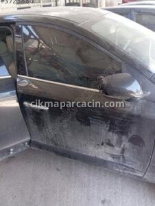 RENAULT FLUENCE SAĞ ÖN KAPI – Sakarya Çıkma Parça