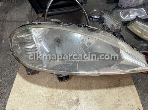 Renault Megane Sağ Ön Far çıkma parça