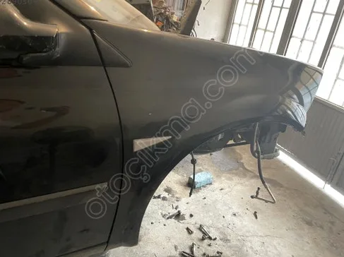 Renault Megane Sağ Ön Çamurluk çıkma parça - T-F-M OTOMOTİV SAKARYA