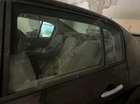 Renault Megane Kapı Camları çıkma parça - T-F-M OTOMOTİV SAKARYA