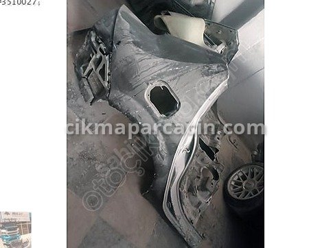 Renault Megane Sağ Arka Çamurluk çıkma parça