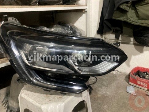 Renault Megane Sağ Ön Far çıkma parça