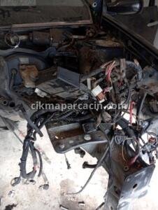 Renault megane ön şase sol – Sakarya Çıkma Parça