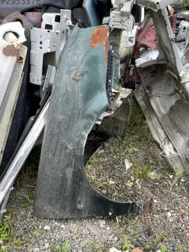 Renault R19 Sağ Ön Çamurluk çıkma parça - Karma Oto Çıkma Trabzon