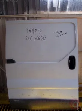 Renault Trafic Sağ Sürgülü Kapı çıkma parça - ÇIKMACI 41 KOCAELİ