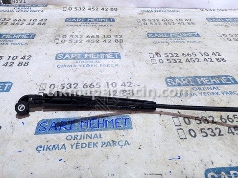 Audi Q3 Silecek Kolu çıkma parça