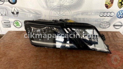 Skoda Octavia Sağ Ön Far çıkma parça
