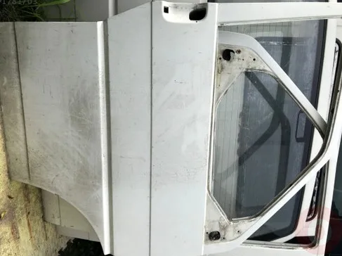 Volkswagen Transporter Sağ Ön Kapı çıkma parça - Karma Oto Çıkma Trabzon