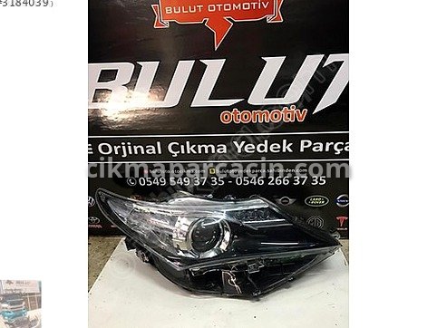 Toyota Auris Sağ Ön Far çıkma parça