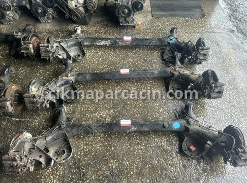 Toyota Corolla Arka Dingil çıkma parça