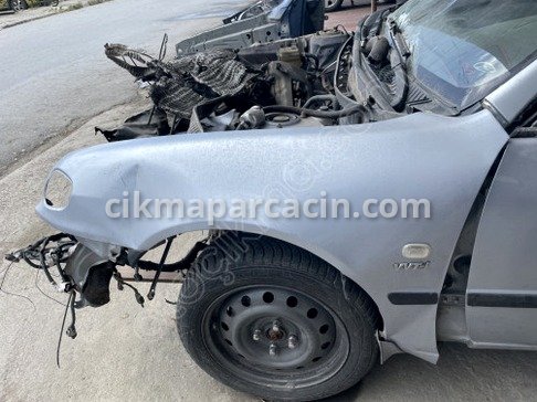 Toyota Corolla Sol Ön Çamurluk çıkma parça