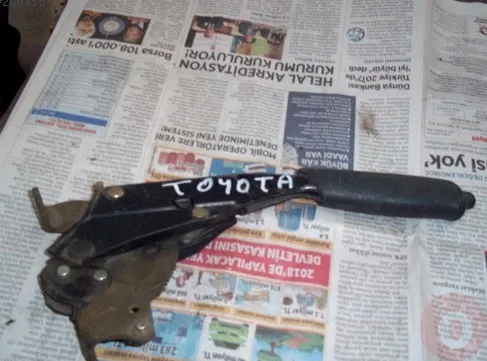 Toyota Corolla El Freni Kolu çıkma parça - ÇIKMACI 41 KOCAELİ