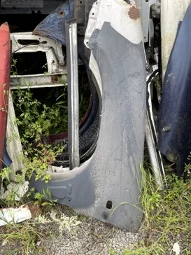 Toyota Corolla Sol Ön Çamurluk çıkma parça - Karma Oto Çıkma Trabzon