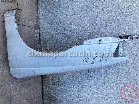 Toyota Corona Sol Ön Çamurluk çıkma parça