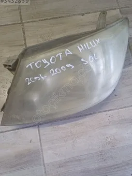 Toyota Hilux Sol Ön Far çıkma parça - Karma Oto Çıkma Trabzon