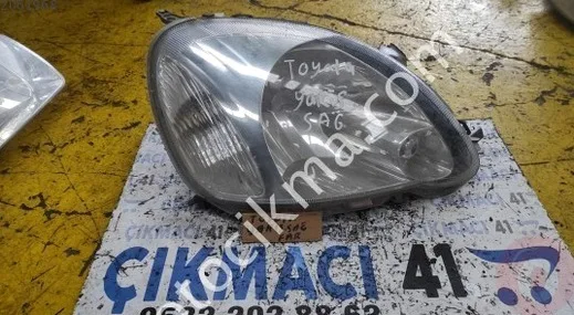 Toyota Prius Sağ Ön Far çıkma parça - ÇIKMACI 41 KOCAELİ