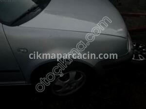 Volkswagen Golf 4 1.6 BenziNli Sağ Ön Çamurluk Çikma – Çıkma İzmir