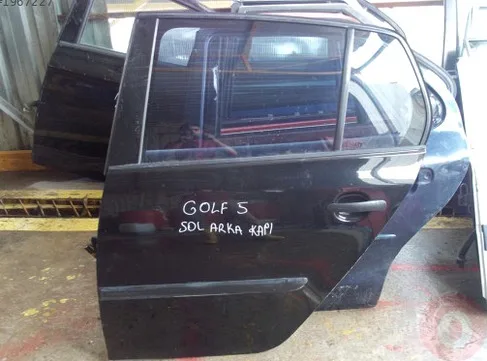 Volkswagen Golf Sağ Arka Kapı çıkma parça - ÇIKMACI 41 KOCAELİ
