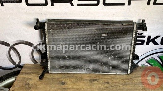 Volkswagen Golf Motor Su Radyatörü çıkma parça