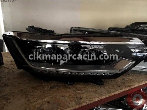Volkswagen Passat Sağ Ön Far çıkma parça