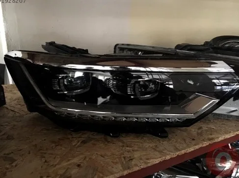 Volkswagen Passat Sağ Ön Far çıkma parça - ANKA OTO YEDEK PARÇA İZMİR