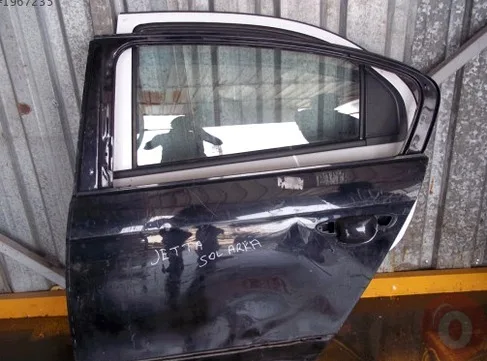 Volkswagen Jetta Sol Arka Kapı çıkma parça - ÇIKMACI 41 KOCAELİ