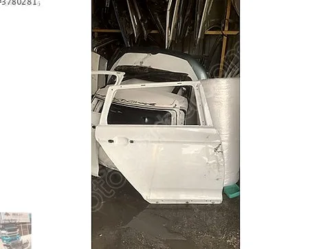 Volkswagen Passat Sağ Arka Kapı çıkma parça - ANKA OTO YEDEK PARÇA İZMİR