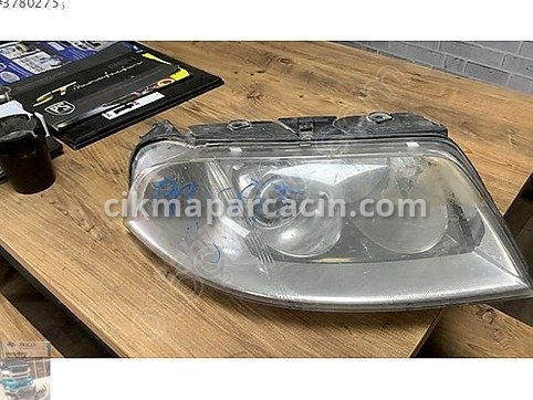 Volkswagen Passat Sağ Ön Far çıkma parça