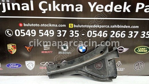Volkswagen T-Roc Ön Cam Izgarası çıkma parça