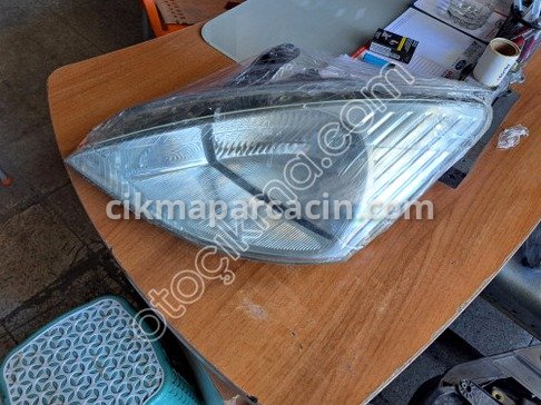 Ford Focus Sol Ön Far çıkma parça