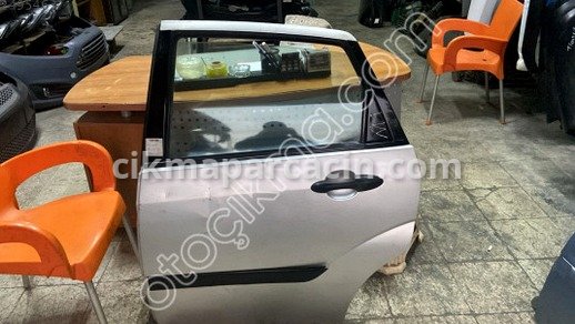 Ford Focus Sol Arka Kapı çıkma parça