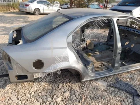 Ford Mondeo Arka Çamurluk çıkma parça