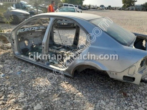 Ford Mondeo Arka Çamurluk çıkma parça