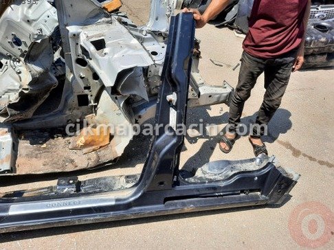 Ford Tourneo Connect Marşpiyel Sacı çıkma parça