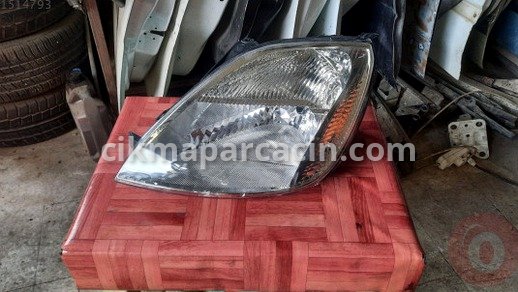 Ford Fiesta Sol Ön Far çıkma parça