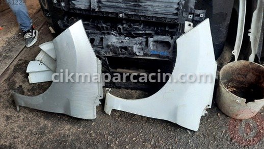 Ford Fiesta Sol Ön Çamurluk çıkma parça