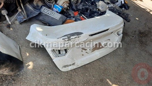 Ford Focus Bagaj Kapağı çıkma parça