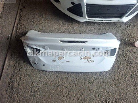 Ford Focus Bagaj Kapağı çıkma parça