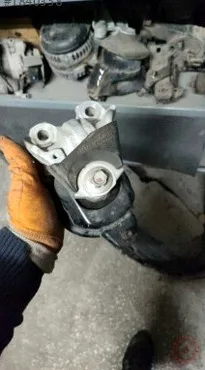 Honda Civic Motor Takozu & Kulağı çıkma parça - ANKARA JAPON ANKARA
