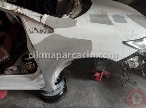 Honda Civic Sağ Ön Çamurluk çıkma parça