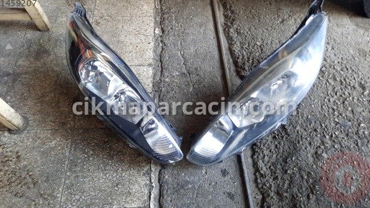 Ford Fiesta Sol Ön Far çıkma parça