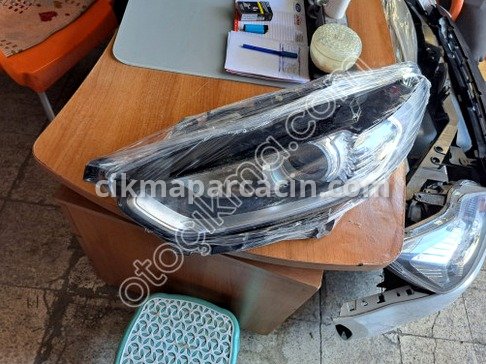 Ford Mondeo Sol Ön Far çıkma parça