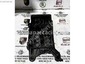 2015-2022 TIGUAN AKÜ ALT BRAKETI 5QF915321C - Çıkma Parça