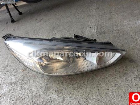 Ford Focus Sağ Ön Far çıkma parça