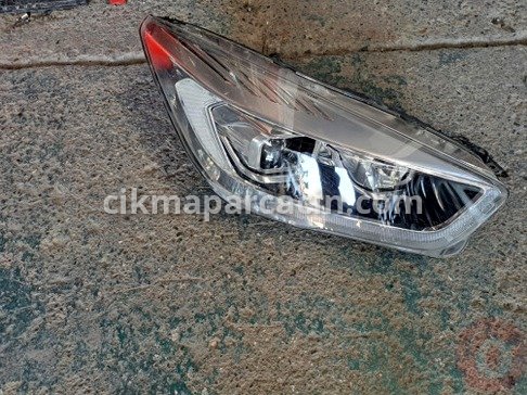 Ford Kuga Sağ Ön Far çıkma parça