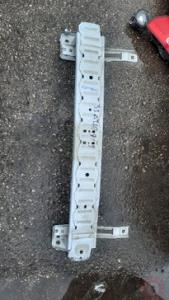 2019 2020 Ford corier ön tampon demiri